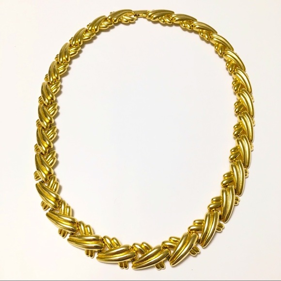 unknown Jewelry - Vintage Chunky Gold Tone Link Necklace